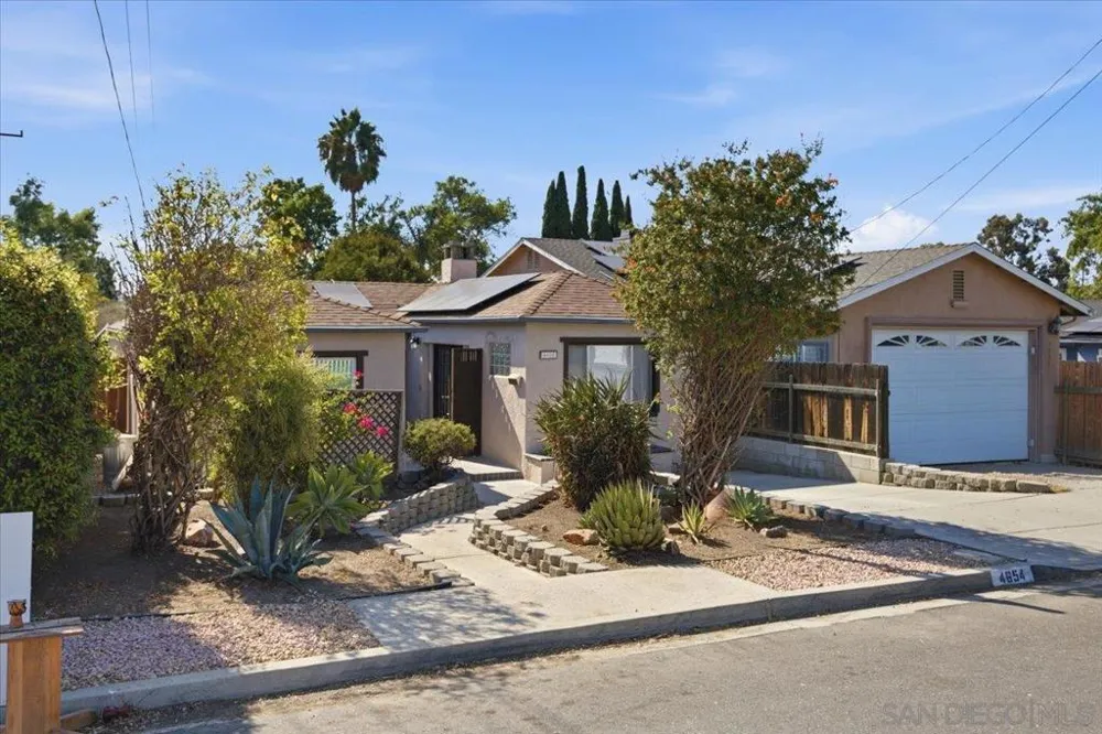 4654 68th La Mesa, CA 91942