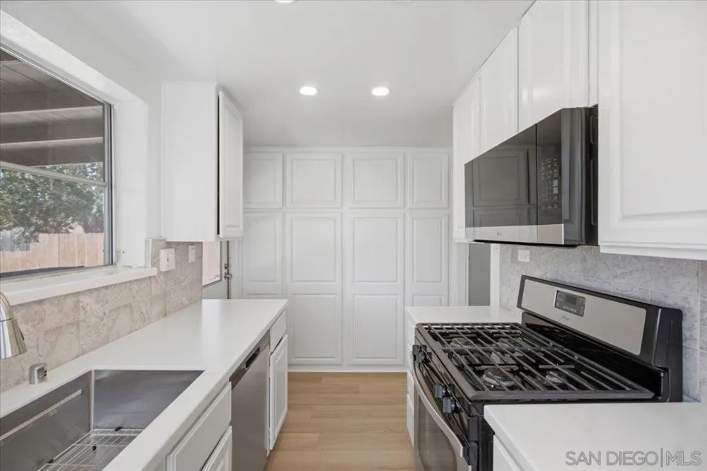 4654 68th La Mesa, CA 91942
