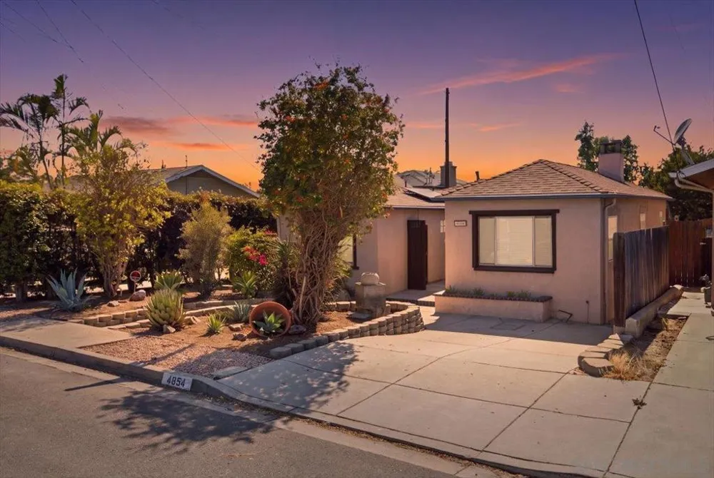 4654 68th La Mesa, CA 91942