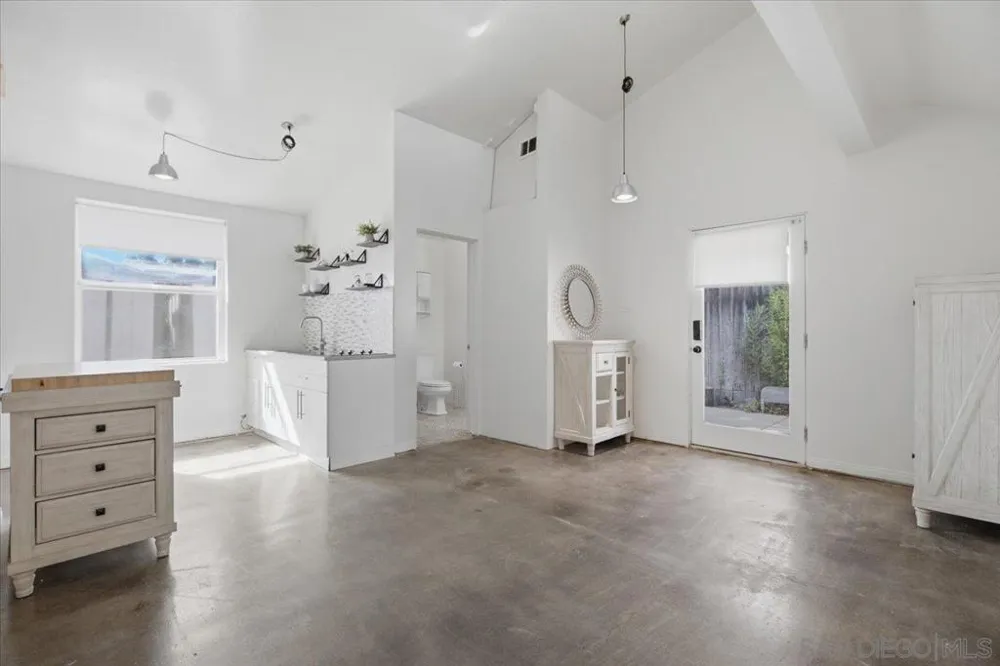 4654 68th La Mesa, CA 91942