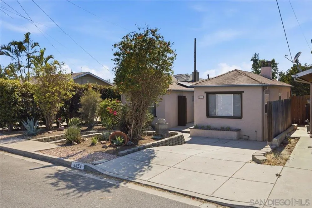 4654 68th La Mesa, CA 91942