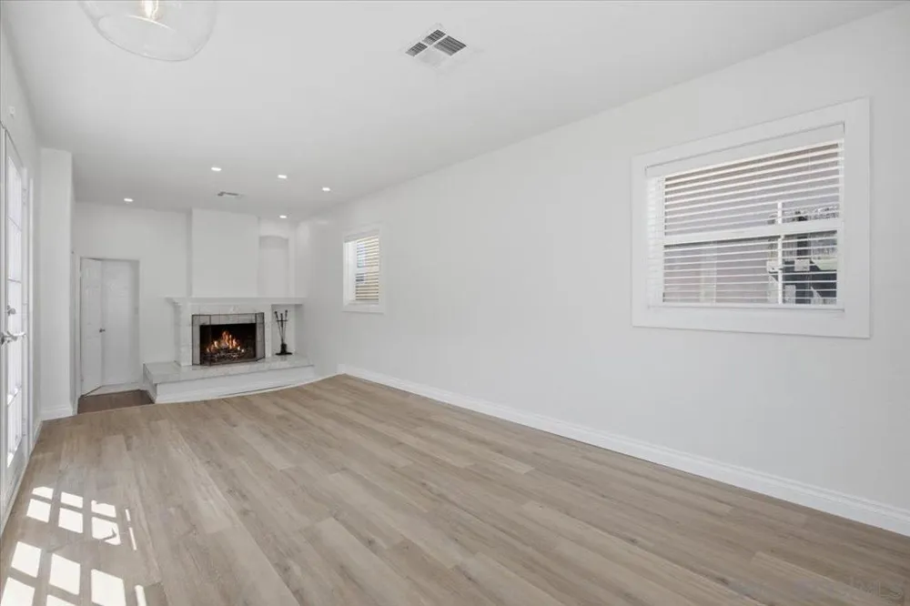 4654 68th La Mesa, CA 91942