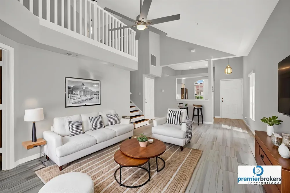 1020 Via Jardin Riviera Beach, FL 33418