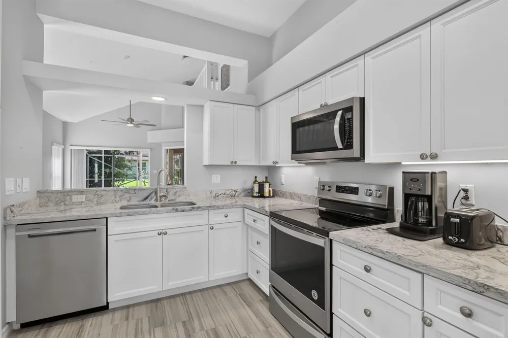 1020 Via Jardin Riviera Beach, FL 33418