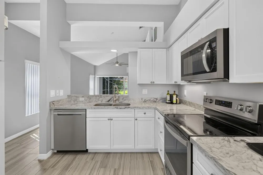 1020 Via Jardin Riviera Beach, FL 33418