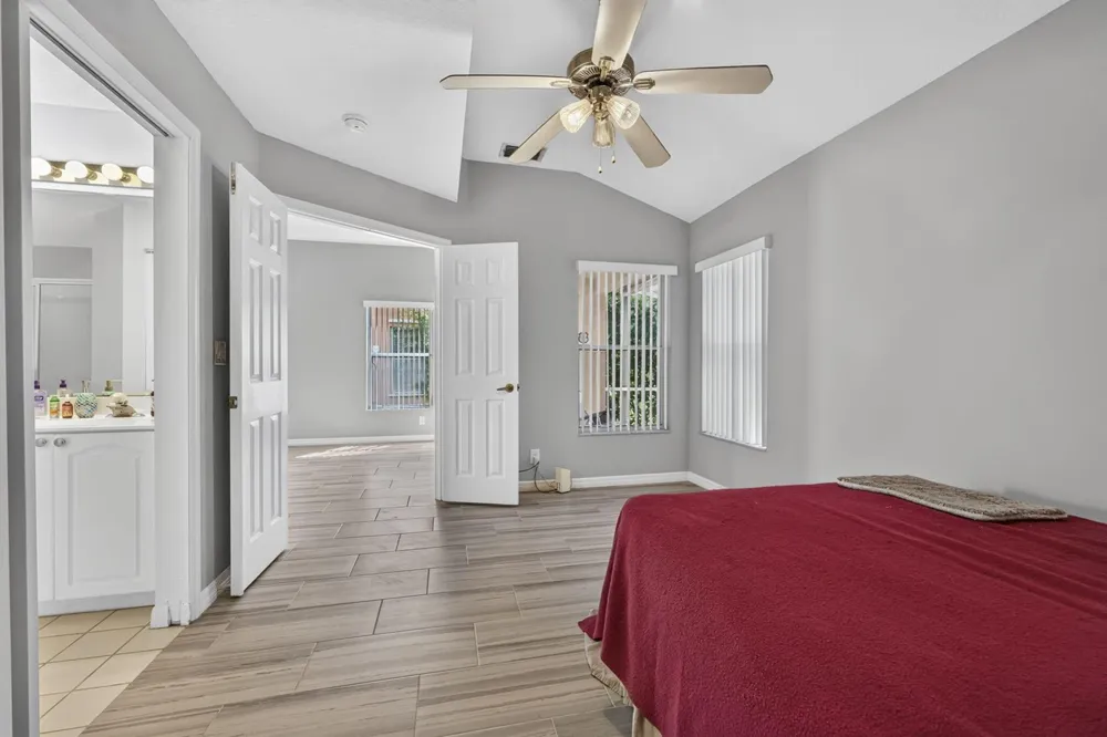 1020 Via Jardin Riviera Beach, FL 33418