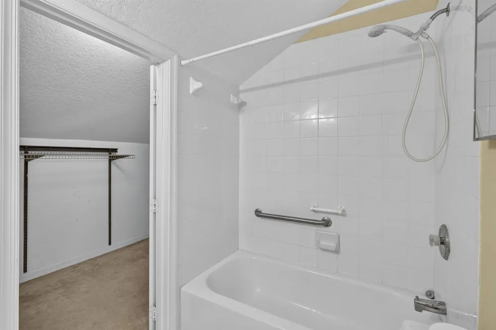 1020 Via Jardin Riviera Beach, FL 33418