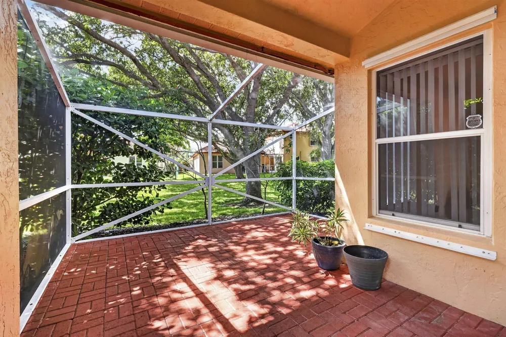 1020 Via Jardin Riviera Beach, FL 33418
