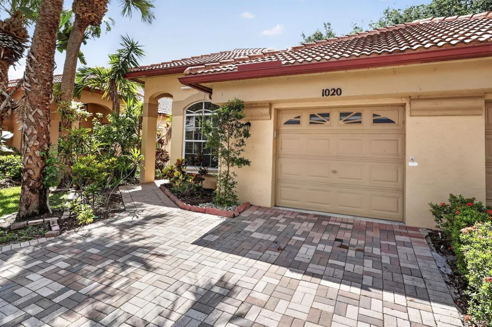 1020 Via Jardin Riviera Beach, FL 33418
