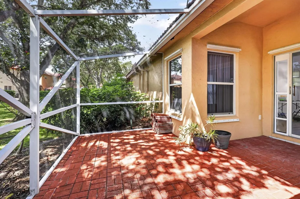 1020 Via Jardin Riviera Beach, FL 33418