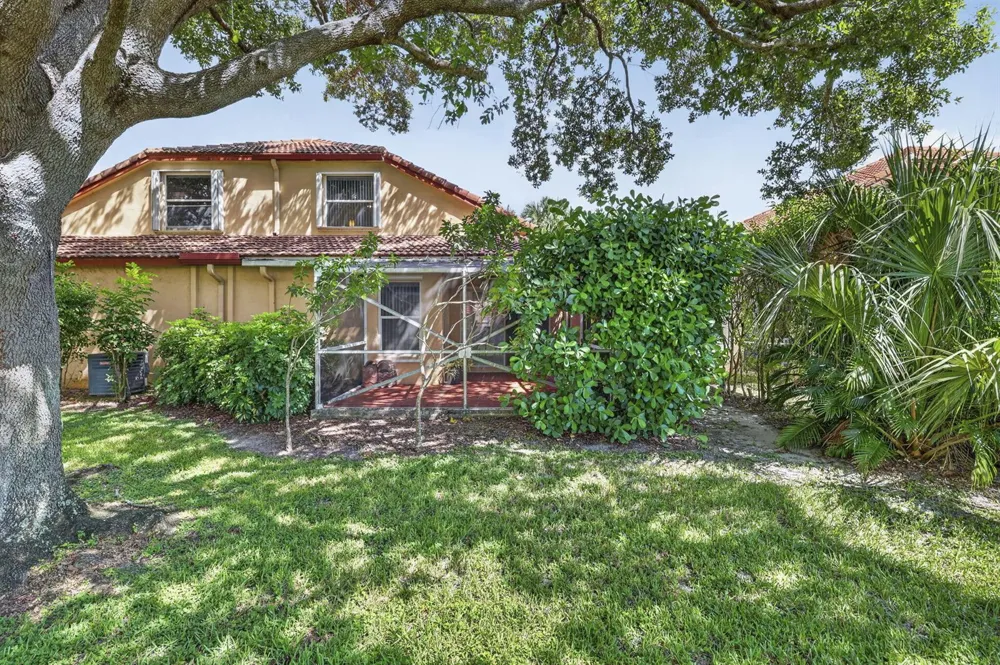 1020 Via Jardin Riviera Beach, FL 33418