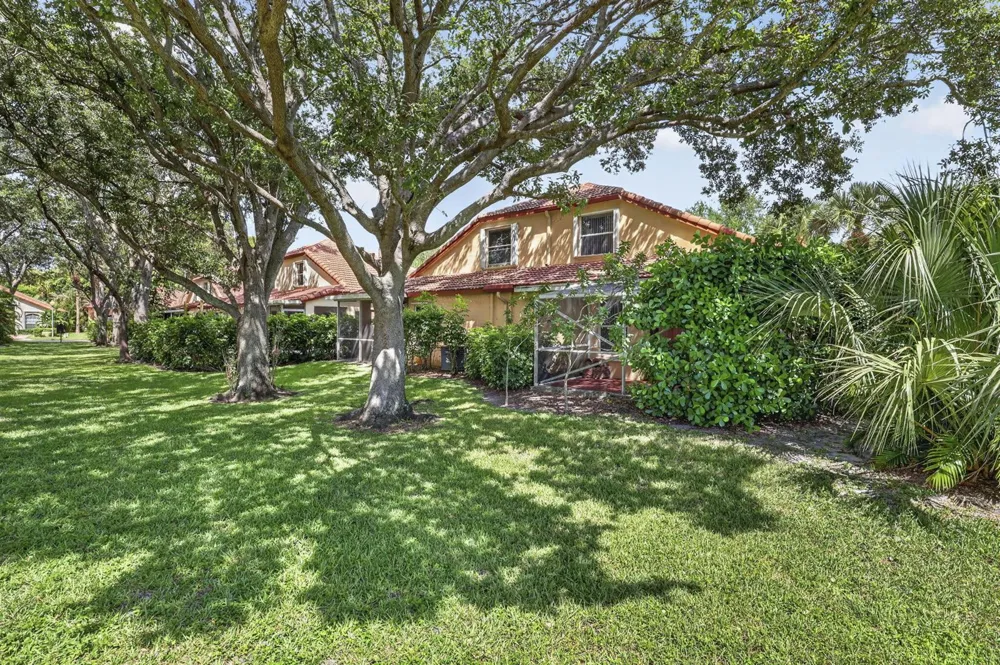 1020 Via Jardin Riviera Beach, FL 33418