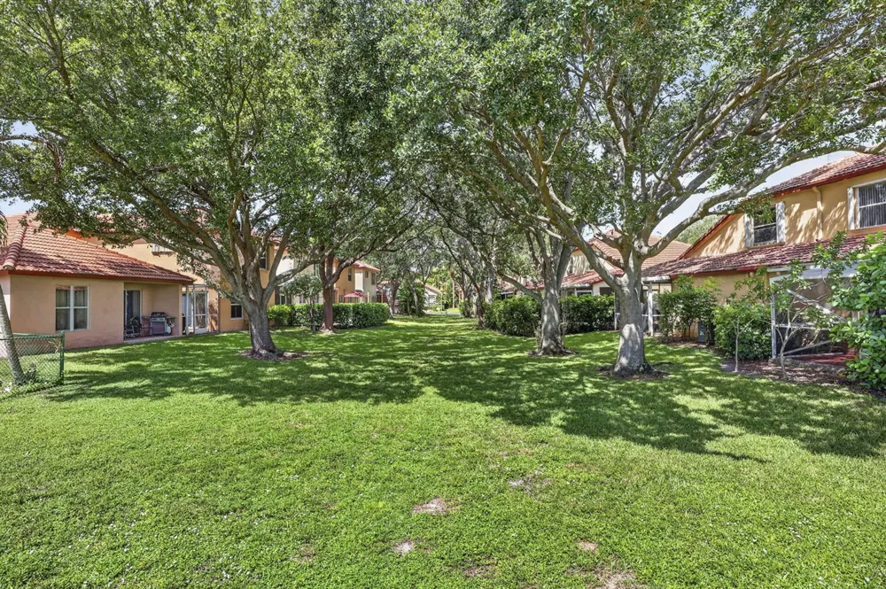 1020 Via Jardin Riviera Beach, FL 33418