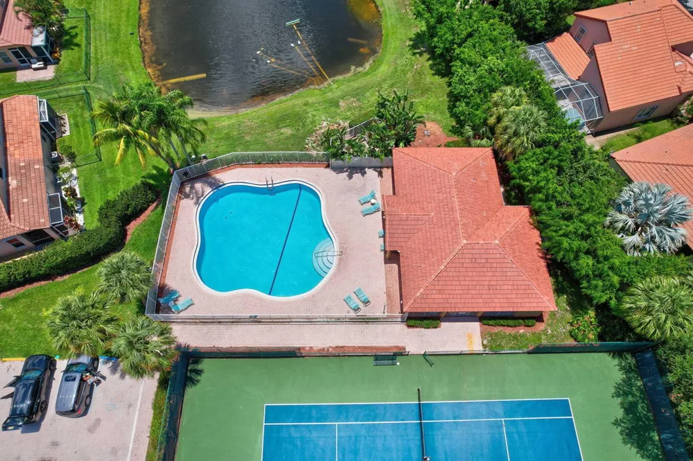 1020 Via Jardin Riviera Beach, FL 33418