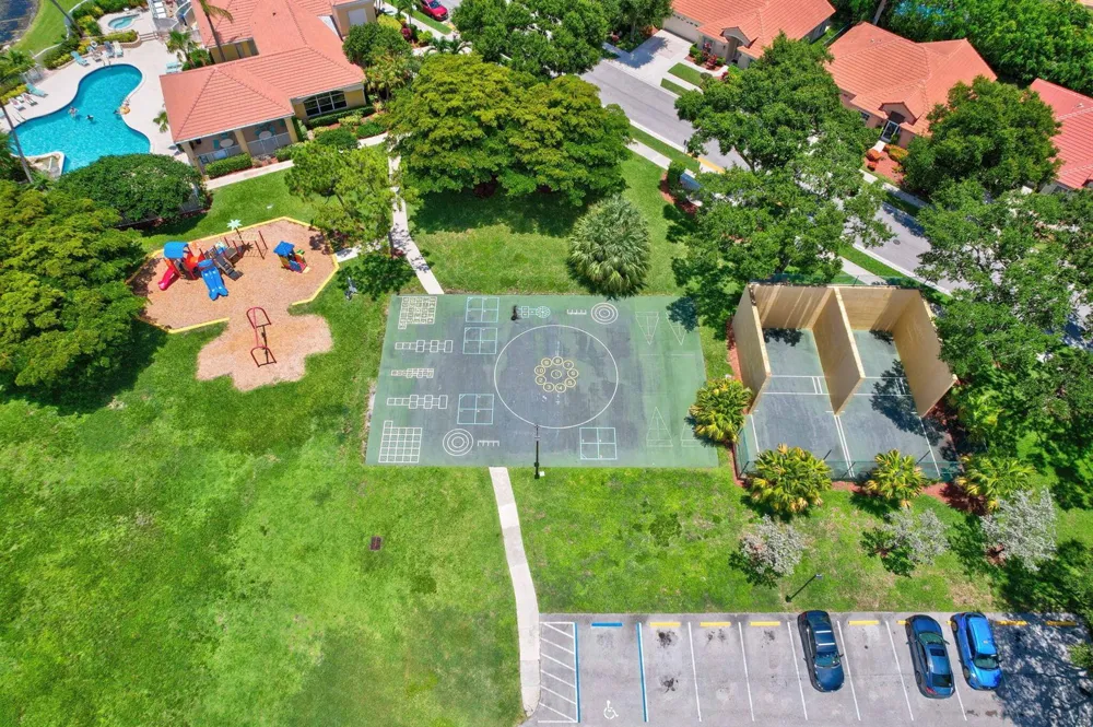 1020 Via Jardin Riviera Beach, FL 33418
