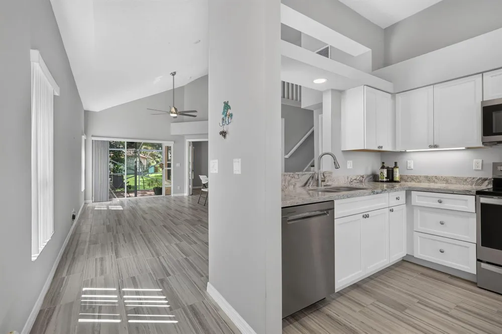 1020 Via Jardin Riviera Beach, FL 33418