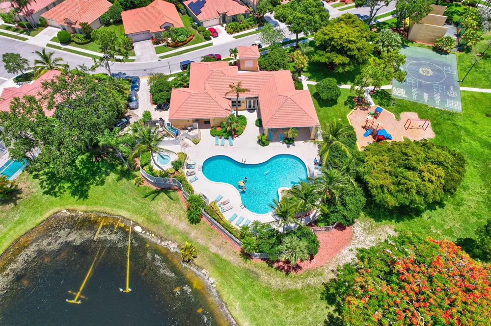 1020 Via Jardin Riviera Beach, FL 33418