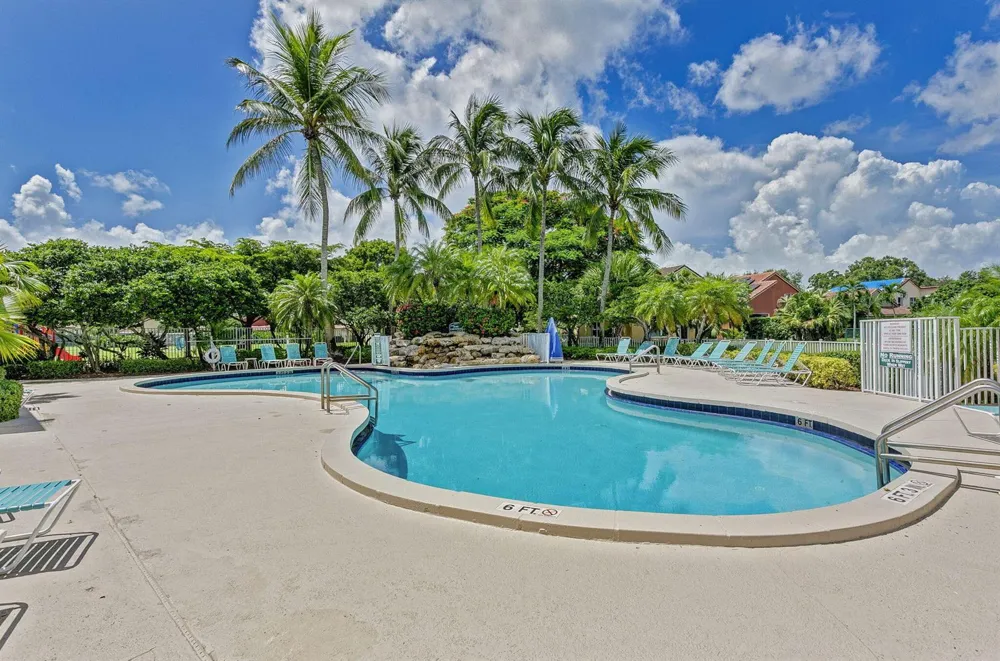 1020 Via Jardin Riviera Beach, FL 33418