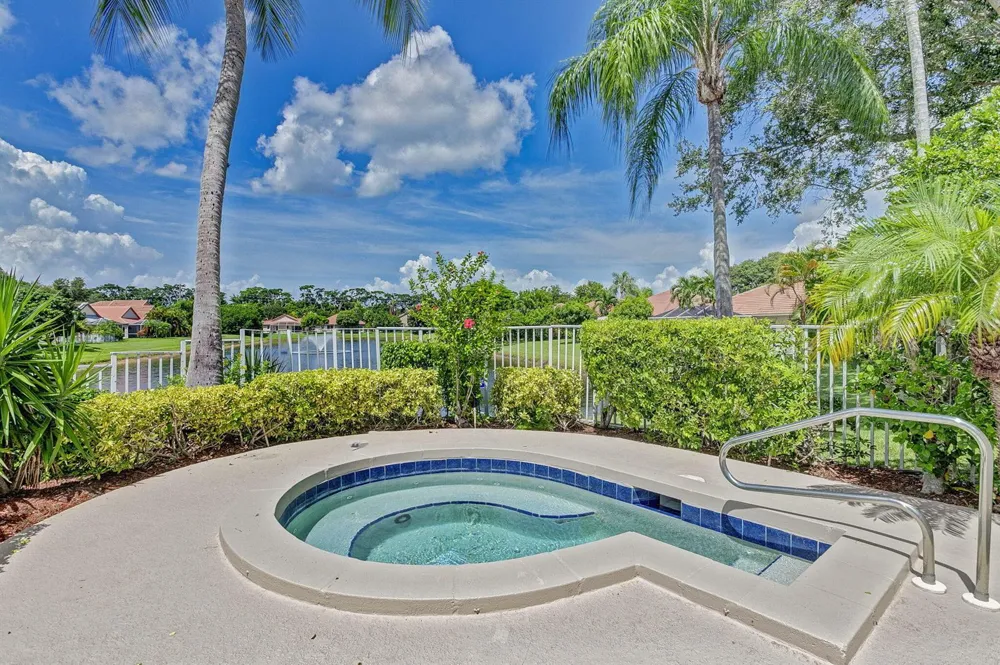 1020 Via Jardin Riviera Beach, FL 33418