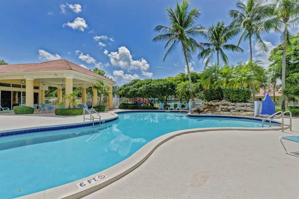 1020 Via Jardin Riviera Beach, FL 33418
