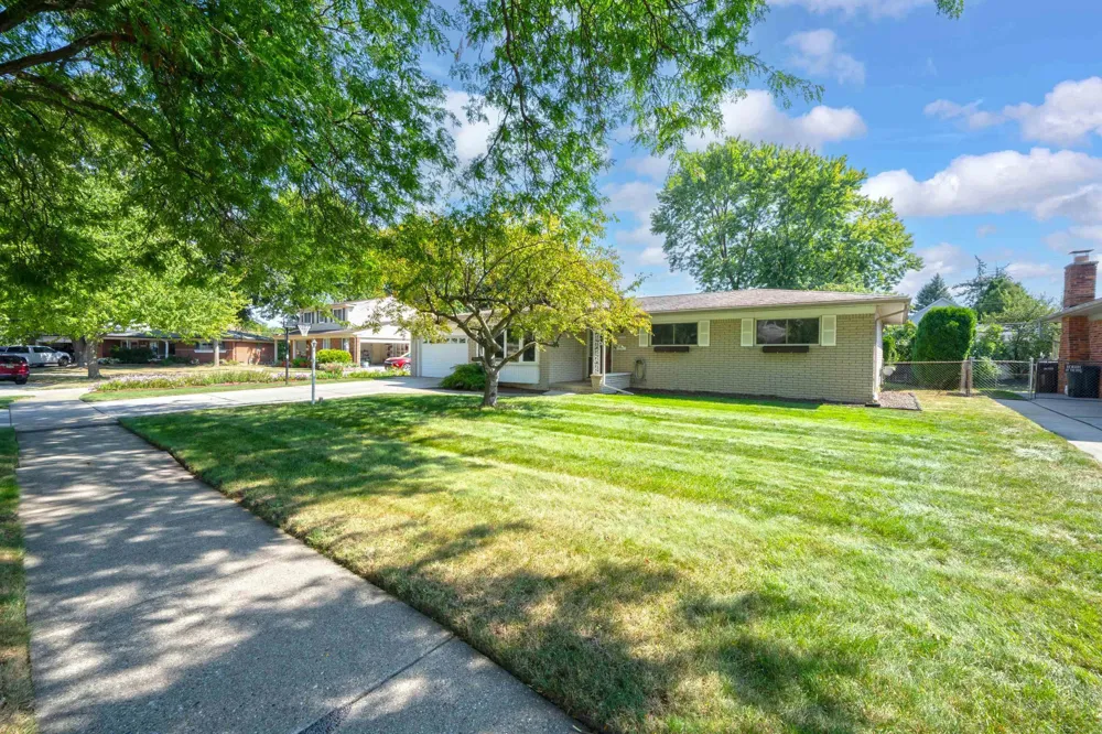 37352 Mario Drive Sterling Heights City, MI 48312