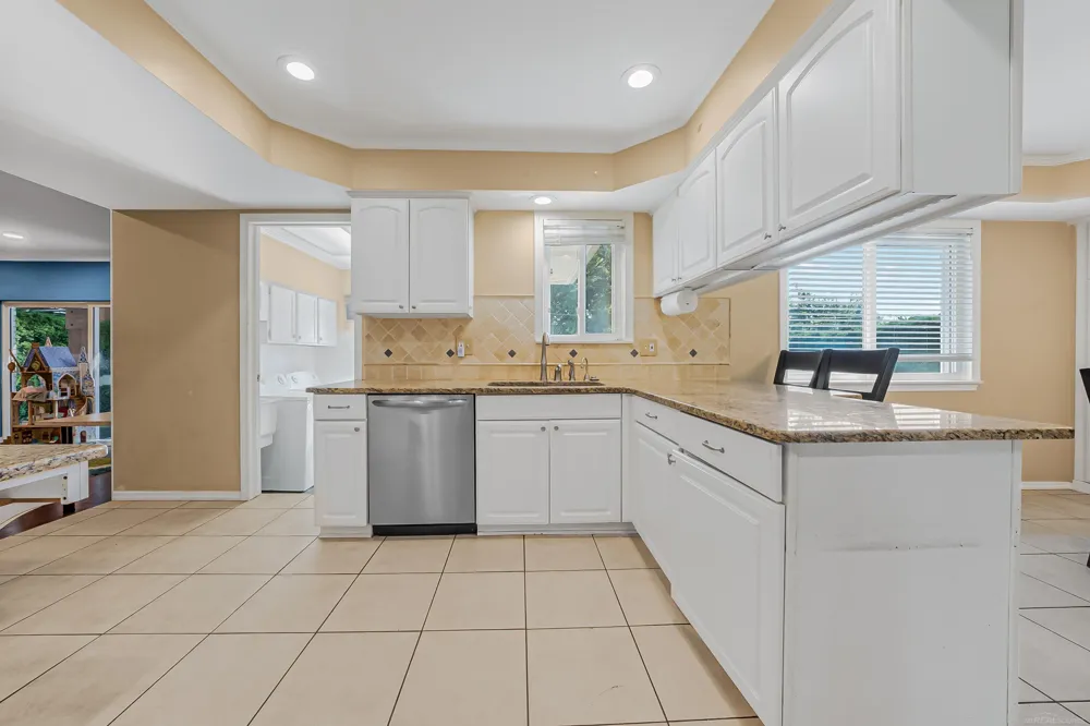 37352 Mario Drive Sterling Heights City, MI 48312