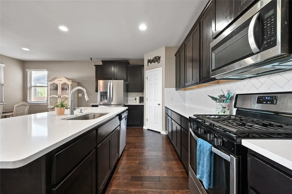 160 Thornless Circle Buda, TX 78610