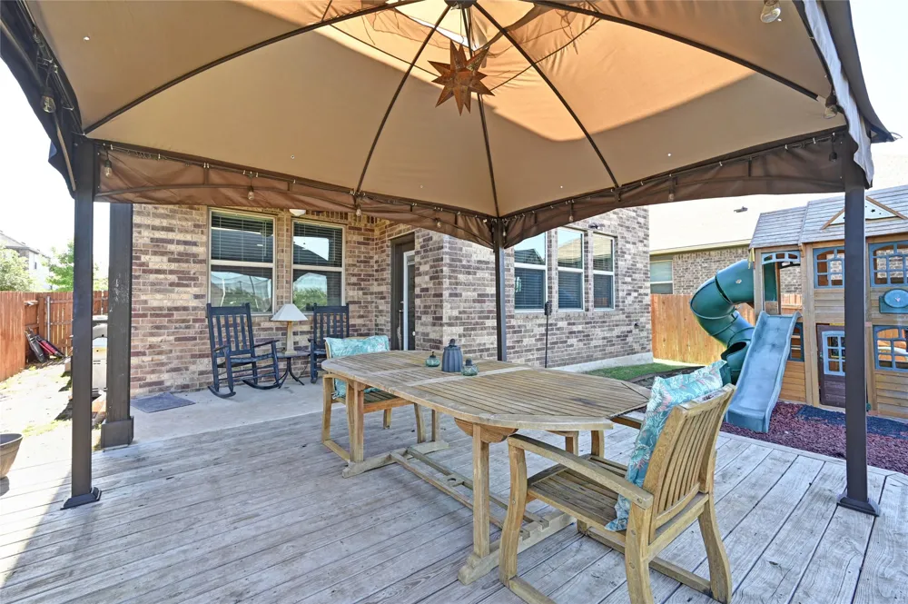160 Thornless Circle Buda, TX 78610