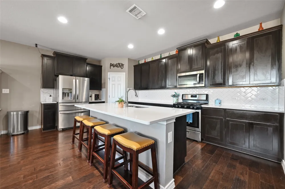 160 Thornless Circle Buda, TX 78610