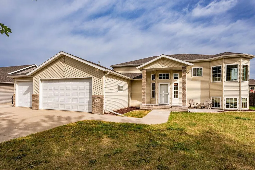 938 Parkway Drive West Fargo, ND 58078