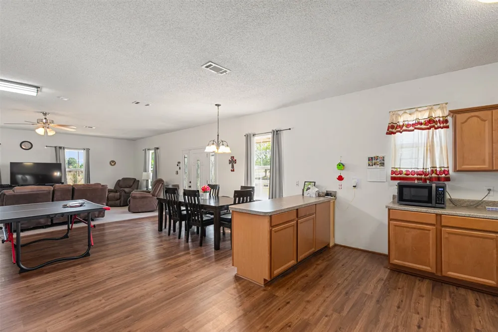 6031 Fm 316 Payne Springs, TX 75156