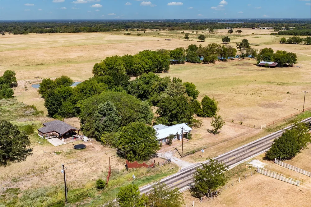 6031 Fm 316 Payne Springs, TX 75156