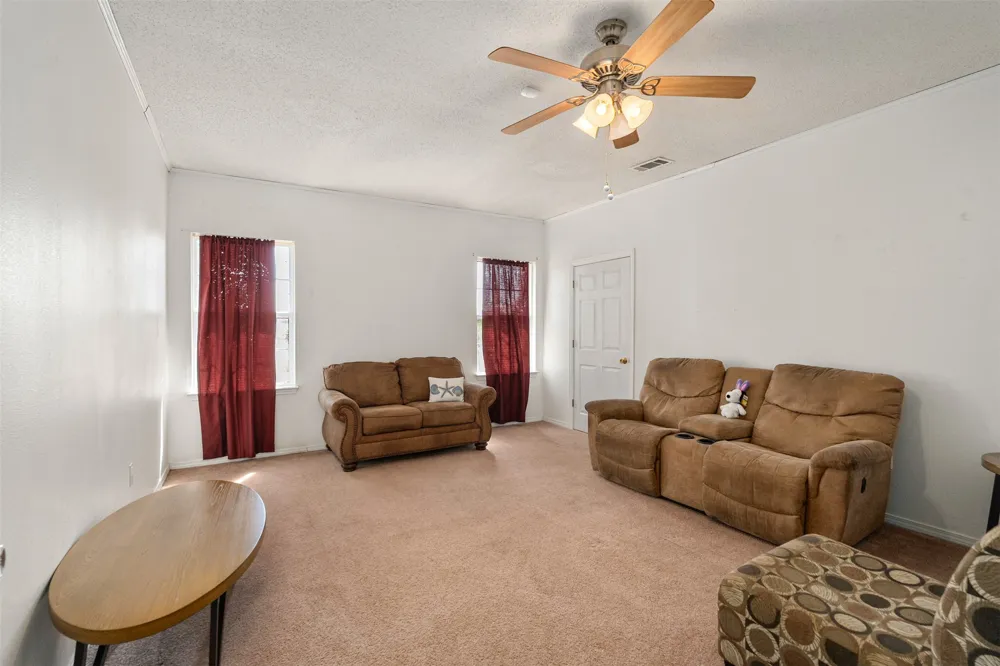 6031 Fm 316 Payne Springs, TX 75156