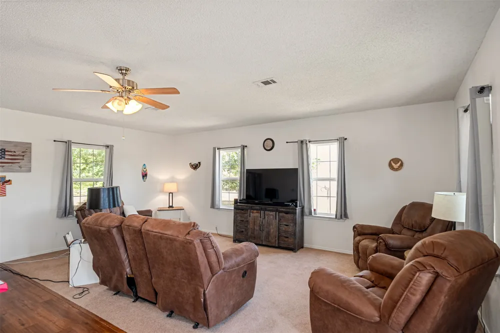 6031 Fm 316 Payne Springs, TX 75156