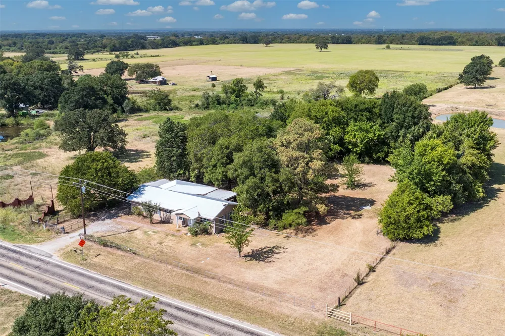 6031 Fm 316 Payne Springs, TX 75156