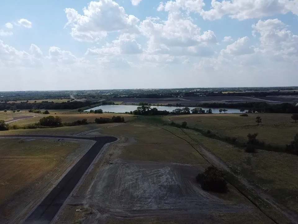 1332 Lago Vista Court Celina, TX 75009