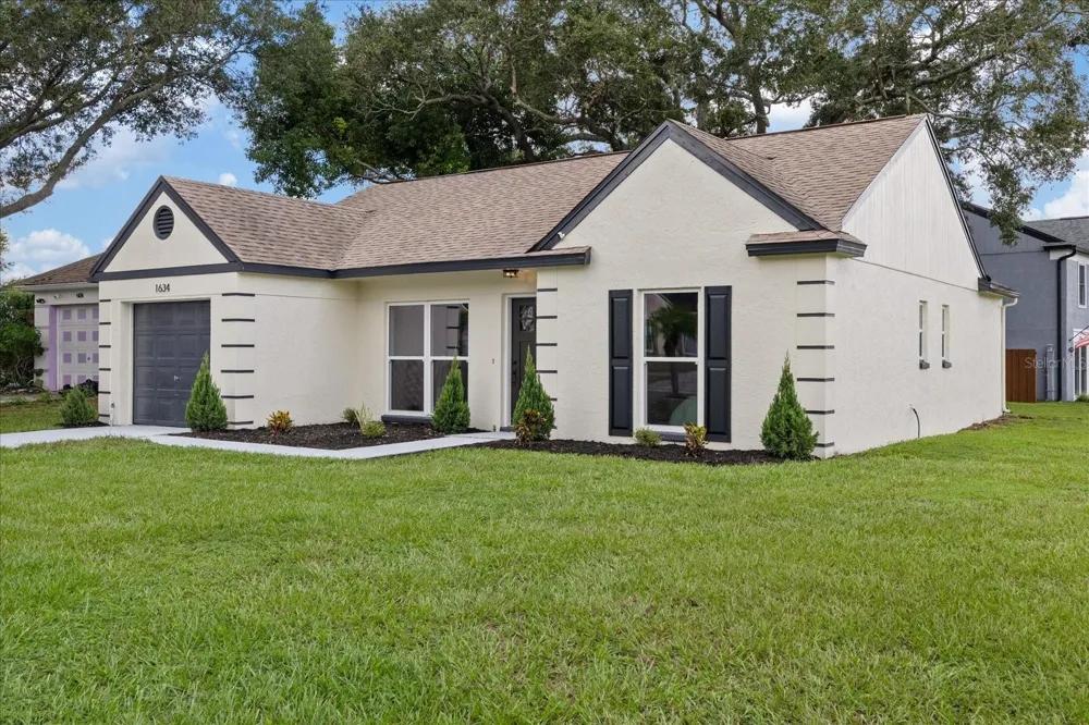 1634 CROSSRIDGE DRIVE Brandon, FL 33510