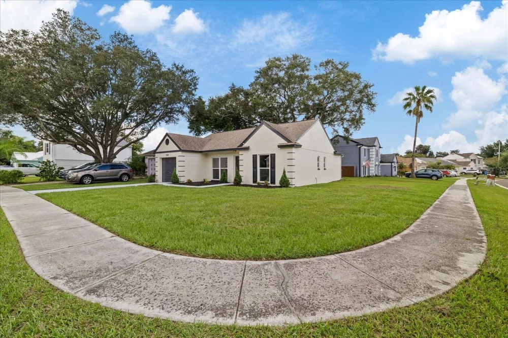 1634 CROSSRIDGE DRIVE Brandon, FL 33510