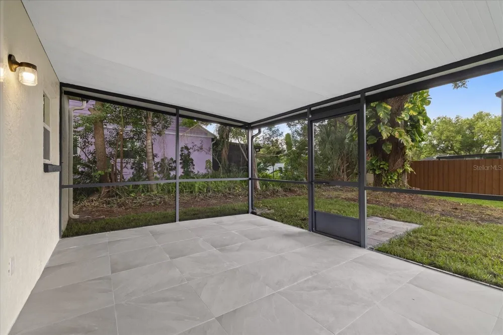 1634 CROSSRIDGE DRIVE Brandon, FL 33510