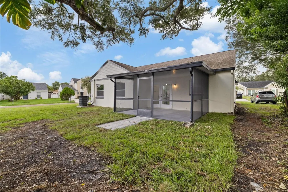 1634 CROSSRIDGE DRIVE Brandon, FL 33510