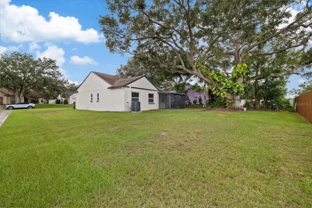 1634 CROSSRIDGE DRIVE Brandon, FL 33510