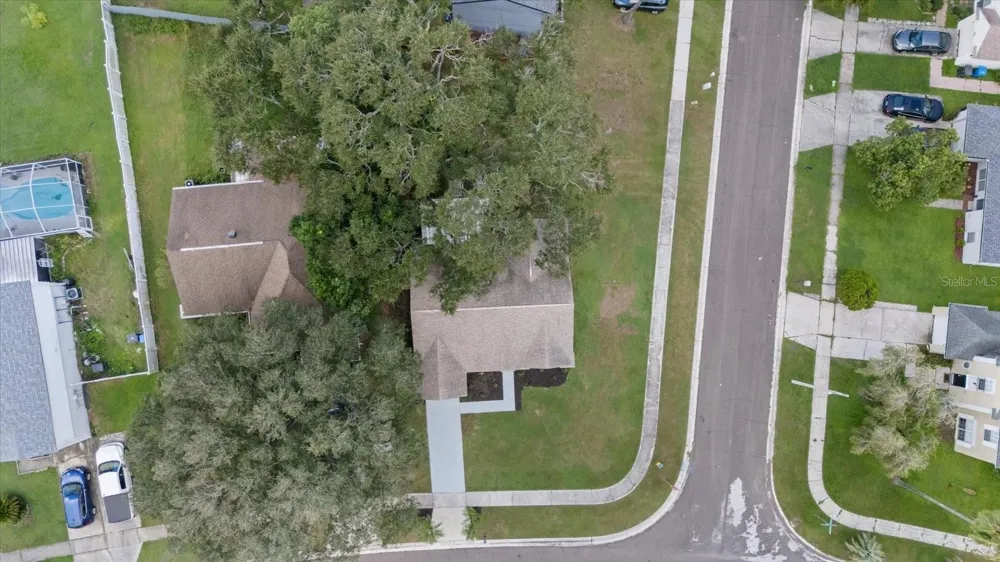 1634 CROSSRIDGE DRIVE Brandon, FL 33510