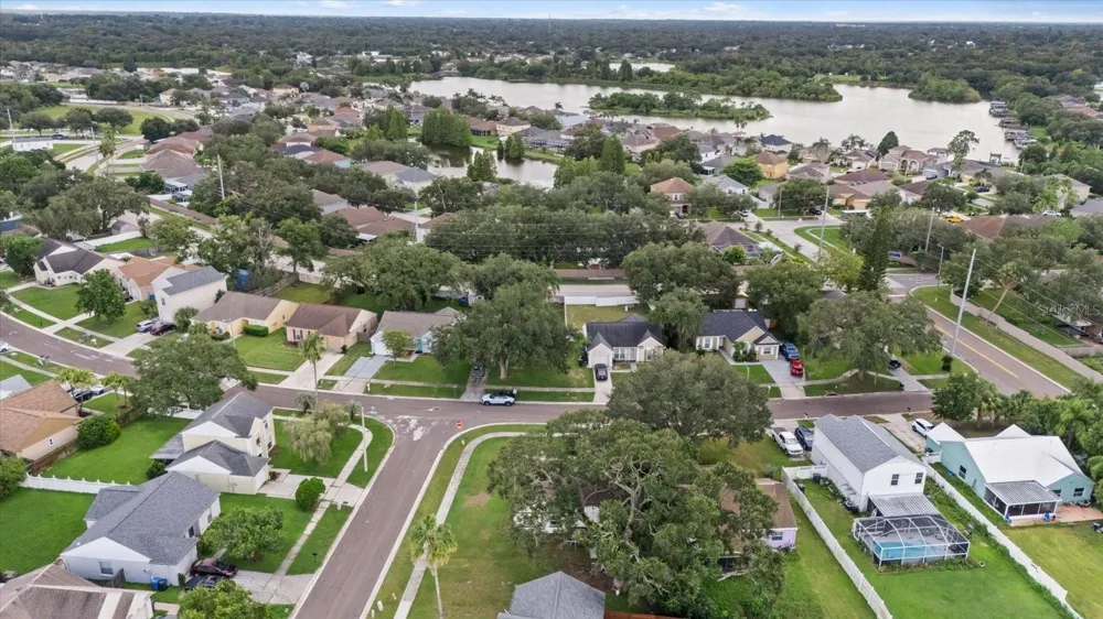 1634 CROSSRIDGE DRIVE Brandon, FL 33510