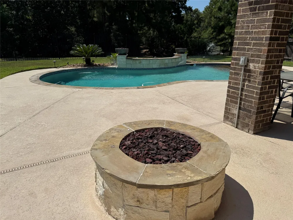 3712 Pine Village Court Spring, TX 77386