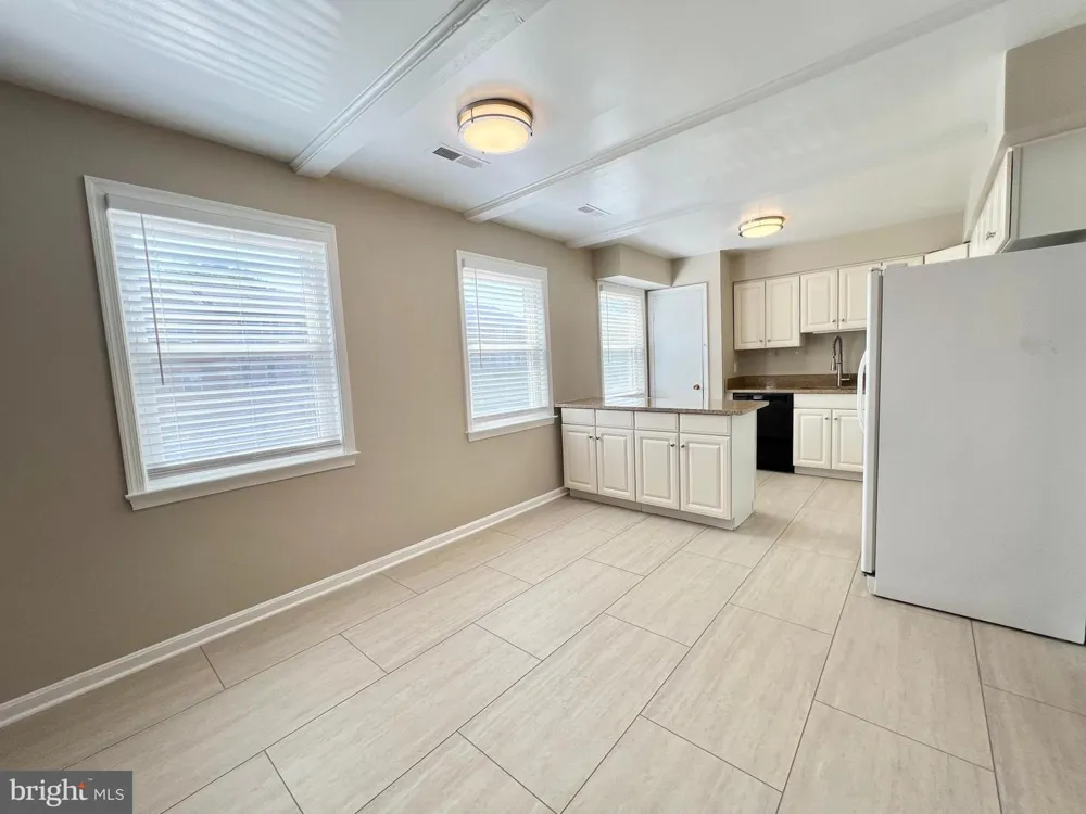 8124 LARKIN LANE Vienna, VA 22182