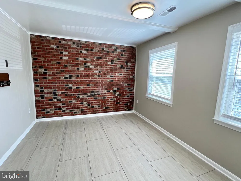 8124 LARKIN LANE Vienna, VA 22182