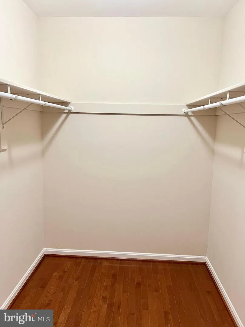 8124 LARKIN LANE Vienna, VA 22182