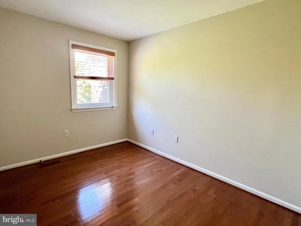 8124 LARKIN LANE Vienna, VA 22182