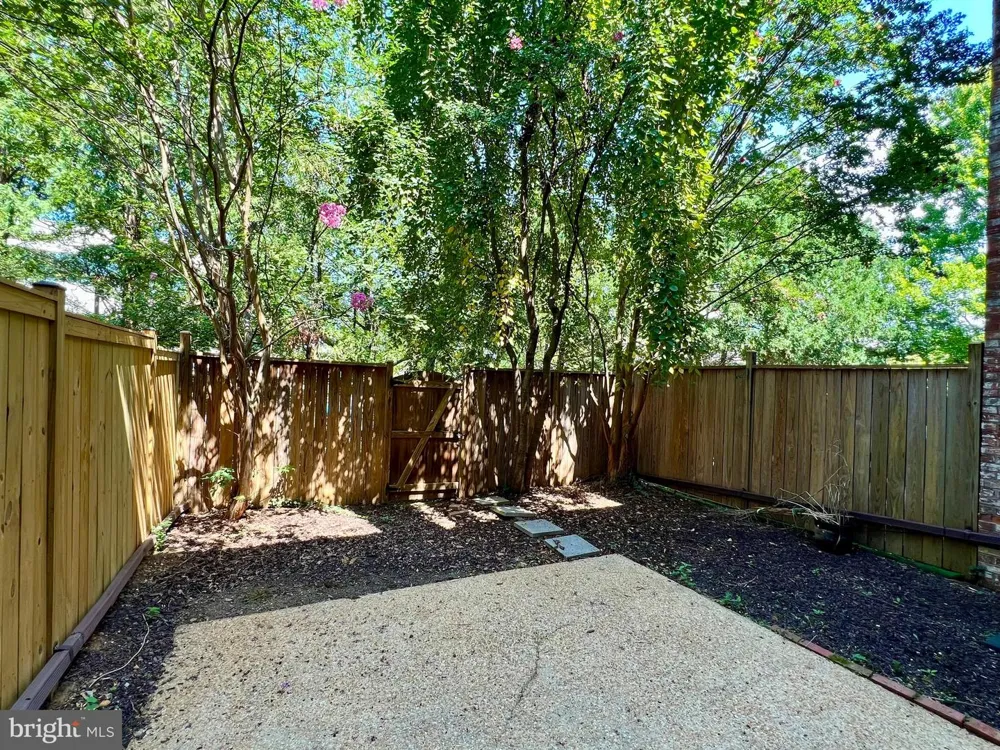 8124 LARKIN LANE Vienna, VA 22182