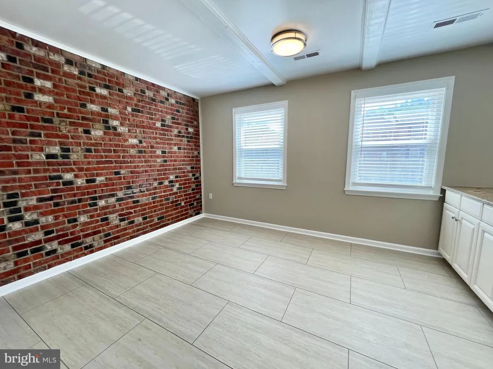 8124 LARKIN LANE Vienna, VA 22182